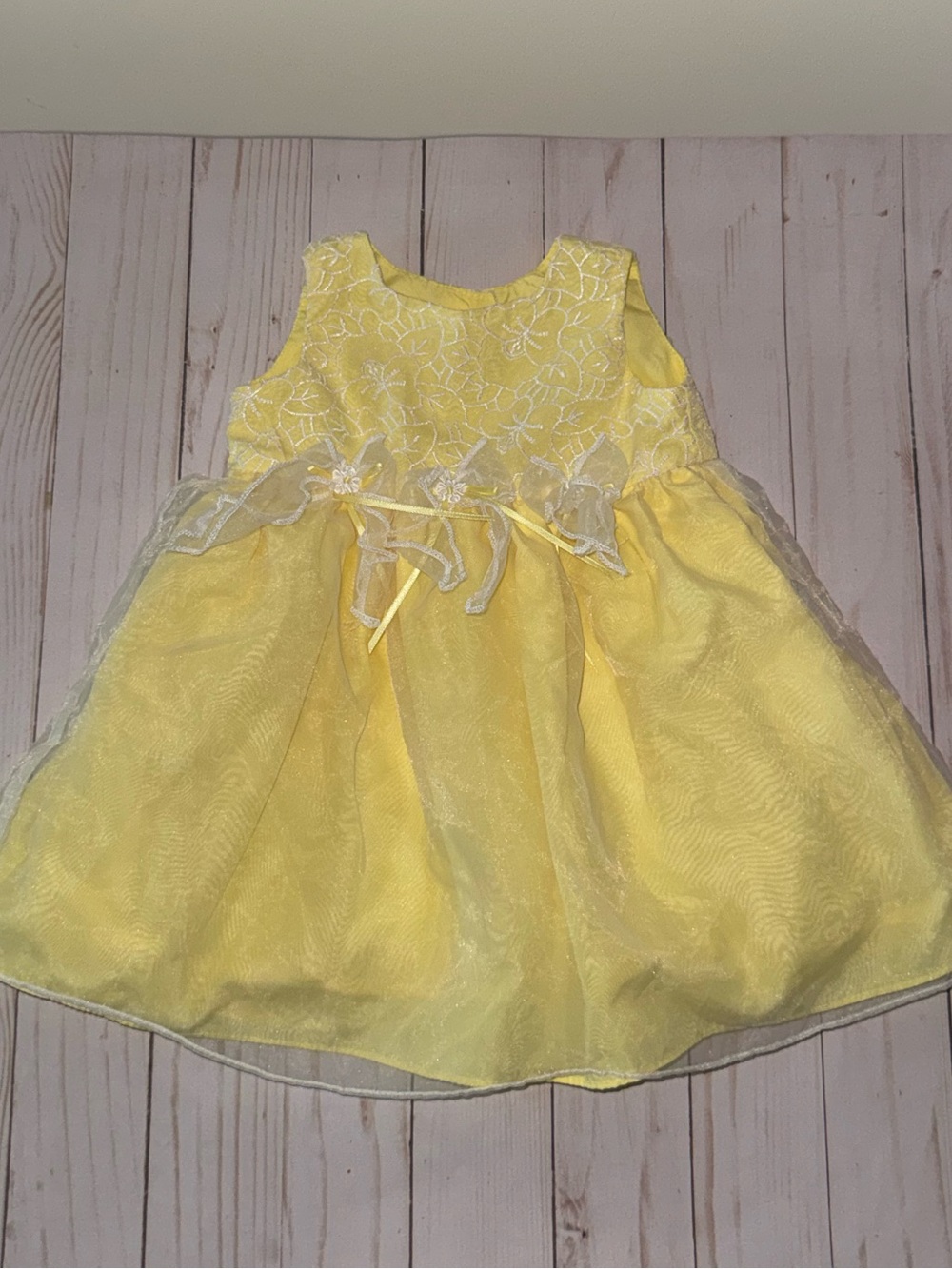 Adorable yellow dress